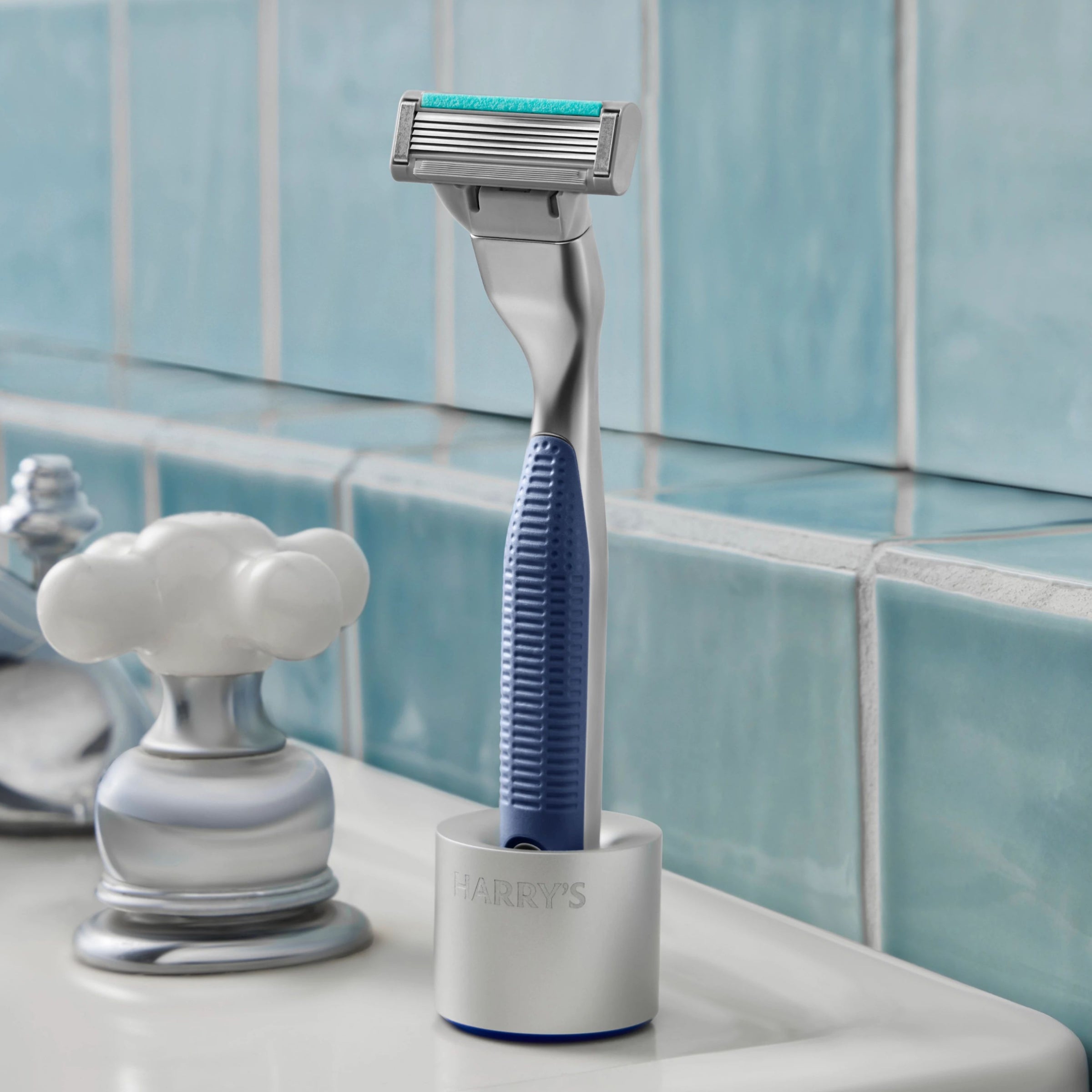 Harry’s Plus Razor Stand